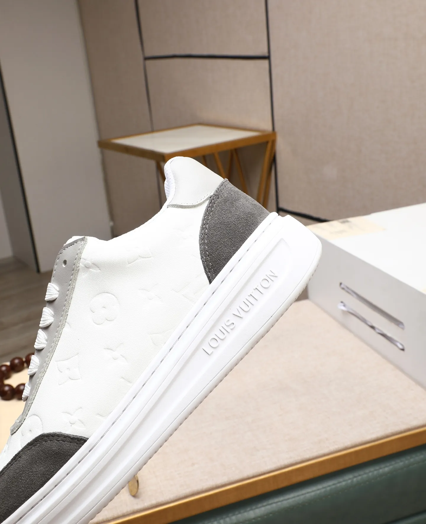 Men's shoes 💰540 📛📛【LOUIS VUITTON】Louis Vuitton new product👟Milan fashion catwalk style🇰🇾🇰🇾LV family logo, celebrity style, a must-have for fashionistas⚠️Classic presbyopia flower➕Water-dyed cow lining➕Special outsole👞Number 38-44 (45 46 custom-made)